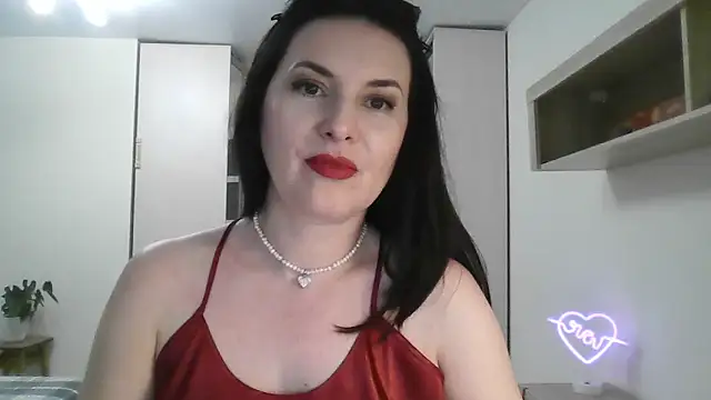 Victoria Glam online show from 23, 1, 2025