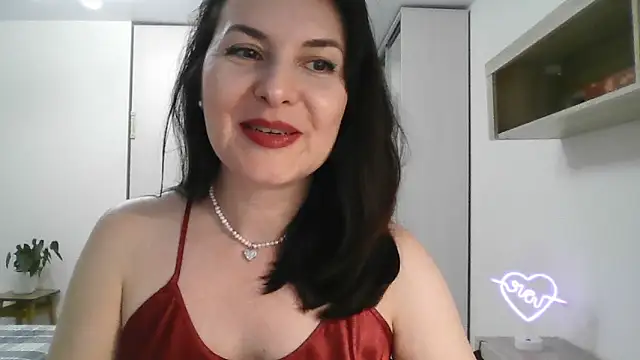 Victoria Glam online show from 24, 1, 2025