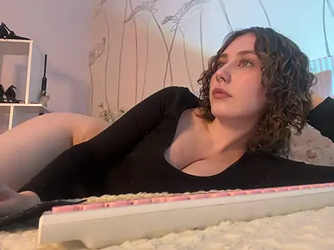 Molli Luv online show from 27, 2, 2025