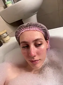 Molli Luv online show from 9, 10, 2025