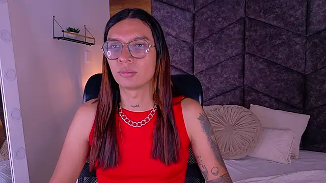 LauraaGomezz   online show from 9, 10, 2025