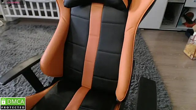 Snapshot of crystalyss chatting on 5, 11, 2025 crystalyss online show from 5, 11, 2025