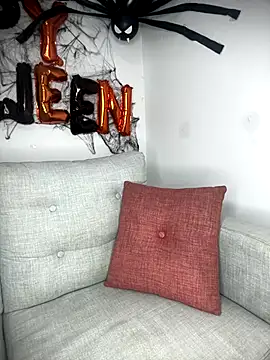 MeganCrow online show from 27, 10, 2025