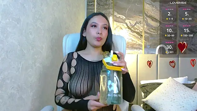 Snapshot of Victoria_Collinns chatting on 24, 2, 2025 Victoria Collinns online show from 24, 2, 2025