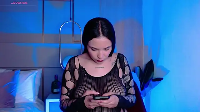 Victoria Collinns online show from 24, 10, 2025