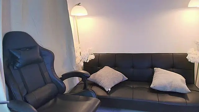 Snapshot of Victoria_Collinns chatting on 25, 5, 2026 Victoria Collinns online show from 25, 5, 2026