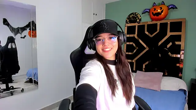 Billie Jhonson  online show from 28, 10, 2025