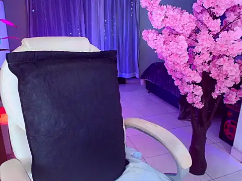 latexgoddes online show from 15, 2, 2026