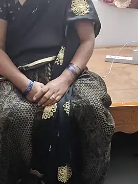 Snapshot of laxmitelugu78 chatting on 24, 1, 2025 laxmitelugu78 online show from 24, 1, 2025