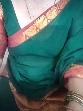 Snapshot of laxmitelugu78 chatting on 2, 11, 2025 laxmitelugu78 online show from 2, 11, 2025