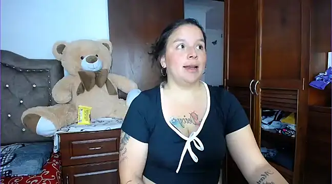 Snapshot of Kristin_milk chatting on 4, 3, 2025 Kristin milk online show from 4, 3, 2025