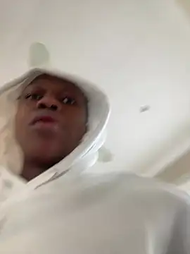 Snapshot of Boneca25 chatting on 3, 3, 2025 Boneca25 online show from 3, 3, 2025