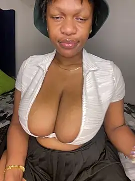 Snapshot of Boneca25 chatting on 12, 10, 2025 Boneca25 online show from 12, 10, 2025