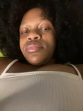 Snapshot of Boneca25 chatting on 3, 11, 2025 Boneca25 online show from 3, 11, 2025