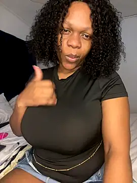 Snapshot of Boneca25 chatting on 7, 11, 2025 Boneca25 online show from 7, 11, 2025