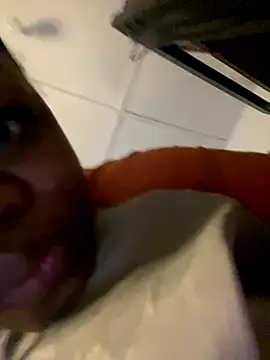 Snapshot of Boneca25 chatting on 25, 11, 2025 Boneca25 online show from 25, 11, 2025