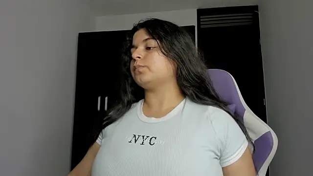 Snapshot of Little_Shaara chatting on 28, 1, 2025 Little Shaara online show from 28, 1, 2025