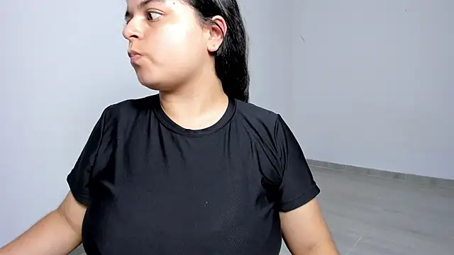 Snapshot of Little_Shaara chatting on 20, 3, 2025 Little Shaara online show from 20, 3, 2025