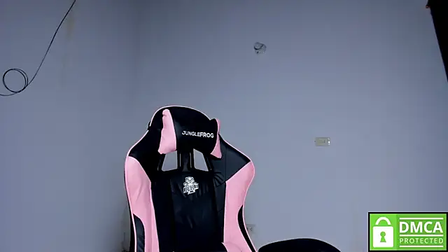 Snapshot of Little_Shaara chatting on 1, 11, 2025 Little Shaara online show from 1, 11, 2025