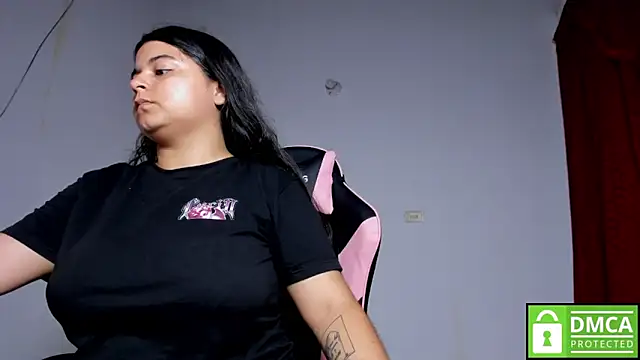 Snapshot of Little_Shaara chatting on 28, 11, 2025 Little Shaara online show from 28, 11, 2025