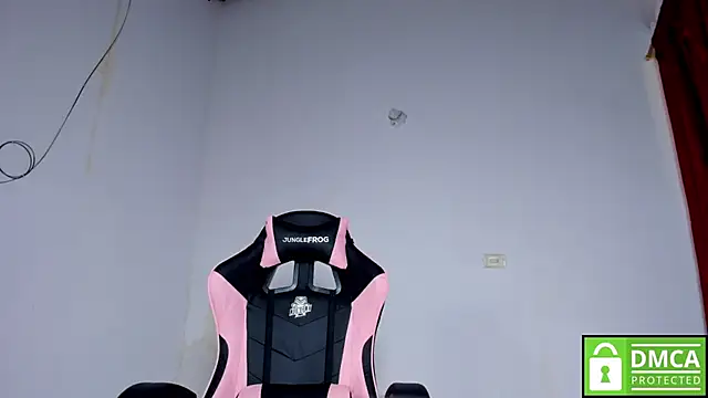 Snapshot of Little_Shaara chatting on 2, 12, 2025 Little Shaara online show from 2, 12, 2025