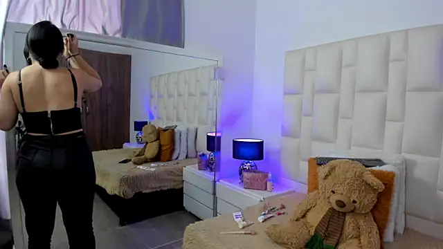 Ariana rouse online show from 11, 4, 2026