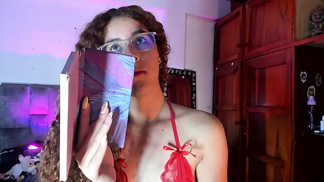 Snapshot of Isangel_ chatting on 13, 11, 2025 Isangel online show from 13, 11, 2025