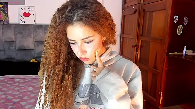 Snapshot of Isangel_ chatting on 20, 11, 2025 Isangel online show from 20, 11, 2025