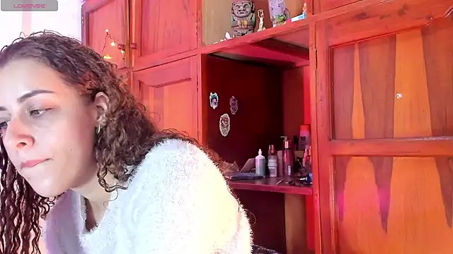 Snapshot of Isangel_ chatting on 18, 12, 2025 Isangel online show from 18, 12, 2025