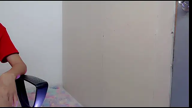 Snapshot of Alexxx_lov chatting on 5, 3, 2025 Alexxx lov online show from 5, 3, 2025