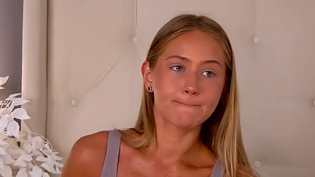 Snapshot of ur_wet_dreams chatting on 14, 6, 2026 ur wet dreams online show from 14, 6, 2026