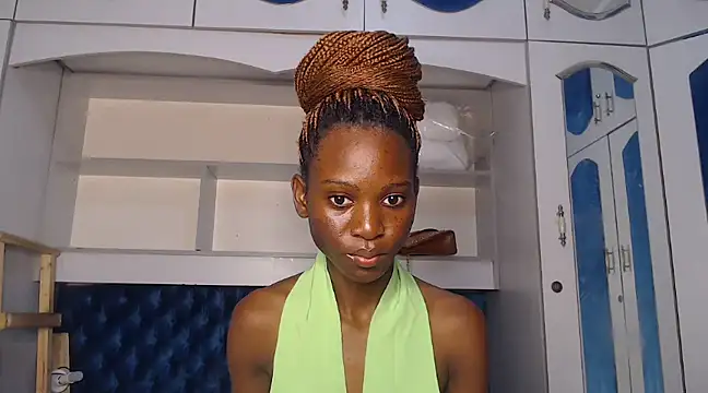 Snapshot of YoungDiva69 chatting on 8, 2, 2025 YoungDiva69 online show from 8, 2, 2025