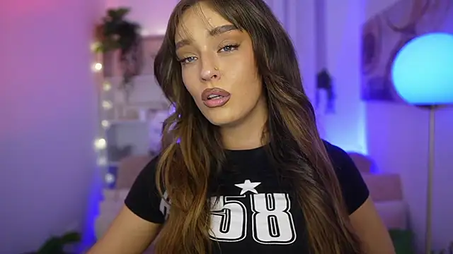 Clara Nia online show from 6, 2, 2026