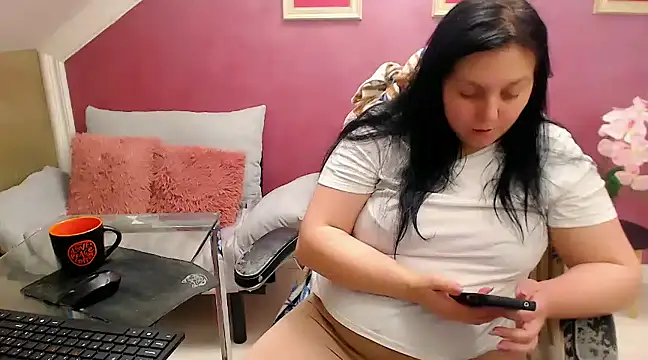 Wetandnaughtyxx online show from 18, 2, 2025