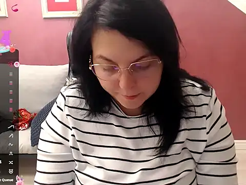 Wetandnaughtyxx online show from 6, 2, 2026