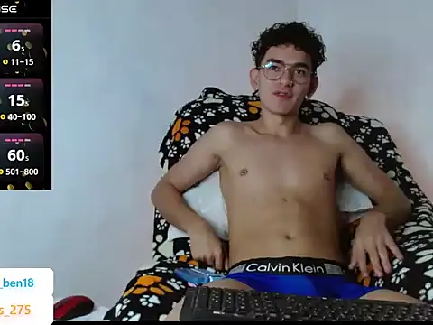 Snapshot of Bennie__1 chatting on 21, 12, 2025 Bennie 1 online show from 21, 12, 2025