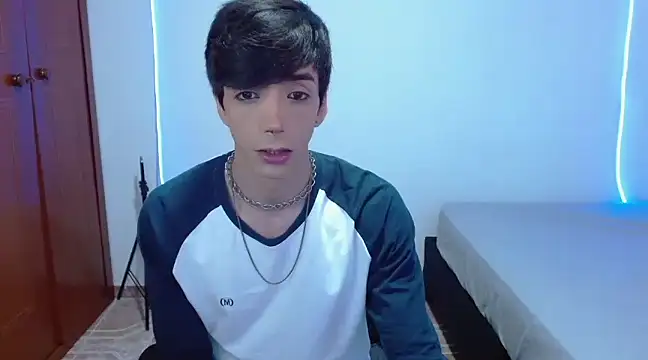 Snapshot of H3ll_B0I chatting on 7, 3, 2025 H3ll B0I online show from 7, 3, 2025