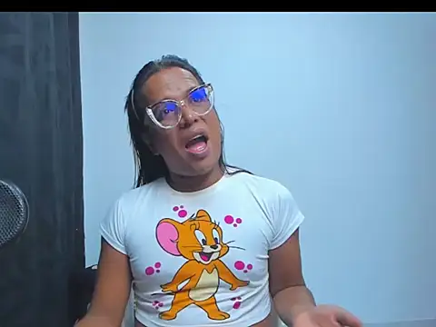 Snapshot of monsterdickcessy_22cm chatting on 28, 1, 2025 monsterdickcessy 22cm online show from 28, 1, 2025