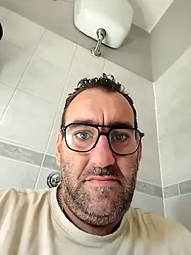 Snapshot of Hardasanut chatting on 12, 10, 2025 Hardasanut online show from 12, 10, 2025