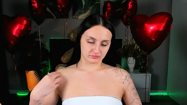 EmiliaBeynard online show from 17, 2, 2025