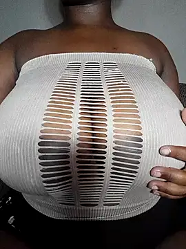 Snapshot of owamiee chatting on 2, 2, 2025 owamiee online show from 2, 2, 2025