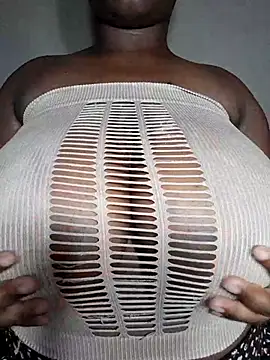 Snapshot of owamiee chatting on 16, 2, 2025 owamiee online show from 16, 2, 2025