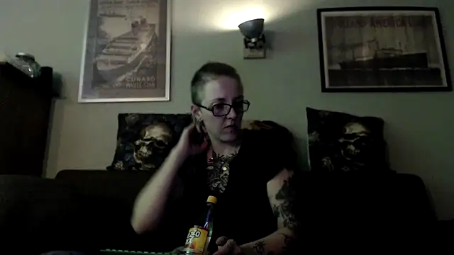 Astrid-Gilbert online show from 6, 3, 2025