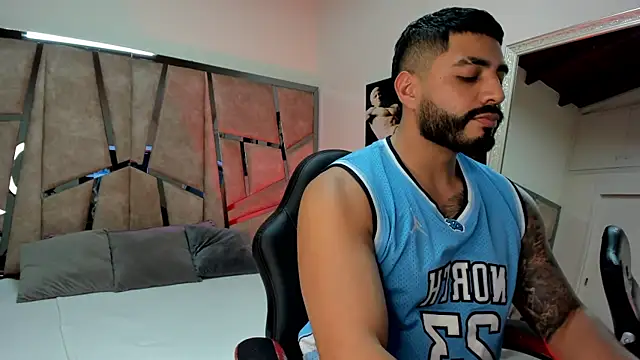 Snapshot of LeandroRusso chatting on 10, 2, 2025 LeandroRusso online show from 10, 2, 2025