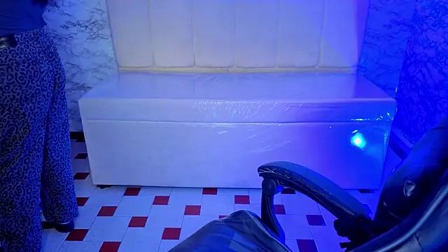 Hela v online show from 8, 4, 2026