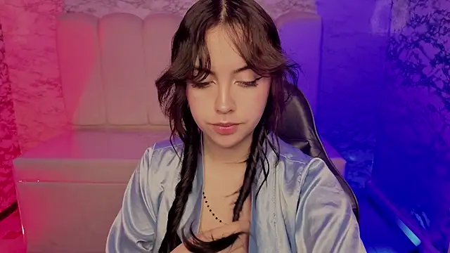 Snapshot of Hela_v chatting on 23, 4, 2026 Hela v online show from 23, 4, 2026