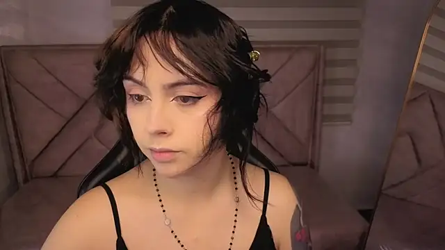Snapshot of Hela_v chatting on 19, 5, 2026 Hela v online show from 19, 5, 2026