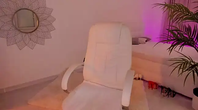 Victoria Korff online show from 5, 3, 2025