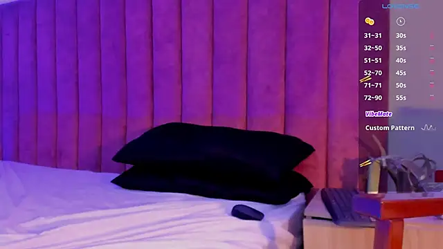 JulianaaHerrera online show from 31, 1, 2025