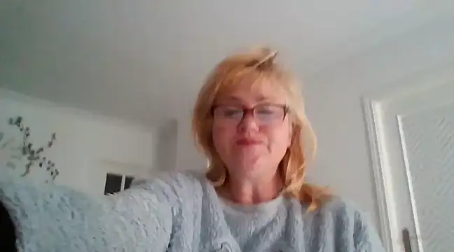 Luzia-Sal online show from 10, 3, 2025